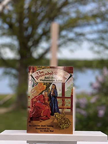 cover image The Brocaded Slipper and Other Vietnamese Tales