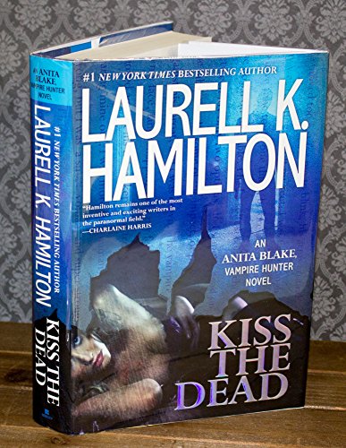 cover image Kiss the Dead