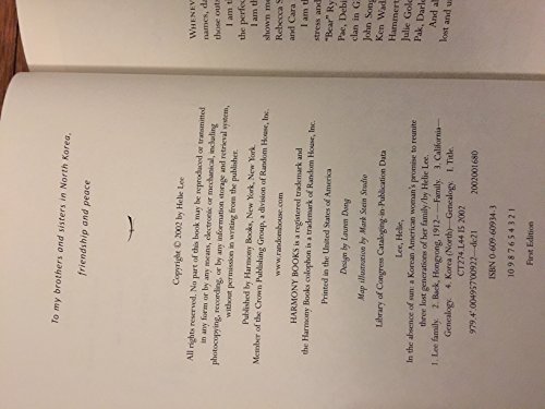 cover image IN THE ABSENCE OF SUN: A Korean-American Woman's Promise to Reunite Three Lost Generations of Her Family