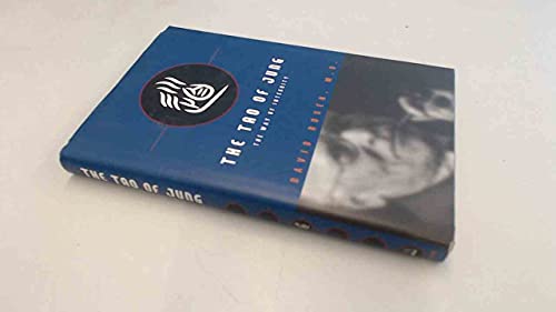 cover image The Tao of Jung: The Way of Integrity