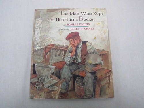 cover image The Man Who Kept His Heart in a Bucket