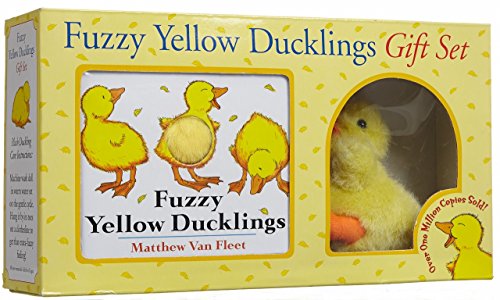 cover image Fuzzy Yellow Ducklings Gift Set [With Plush]