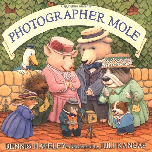 cover image PHOTOGRAPHER MOLE