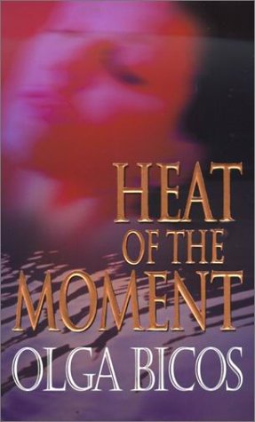 cover image HEAT OF THE MOMENT