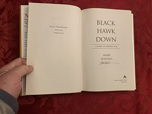 cover image Black Hawk Down: A Story of Modern War