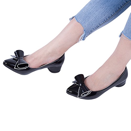 cover image Dying to Have a Baby: A True Story