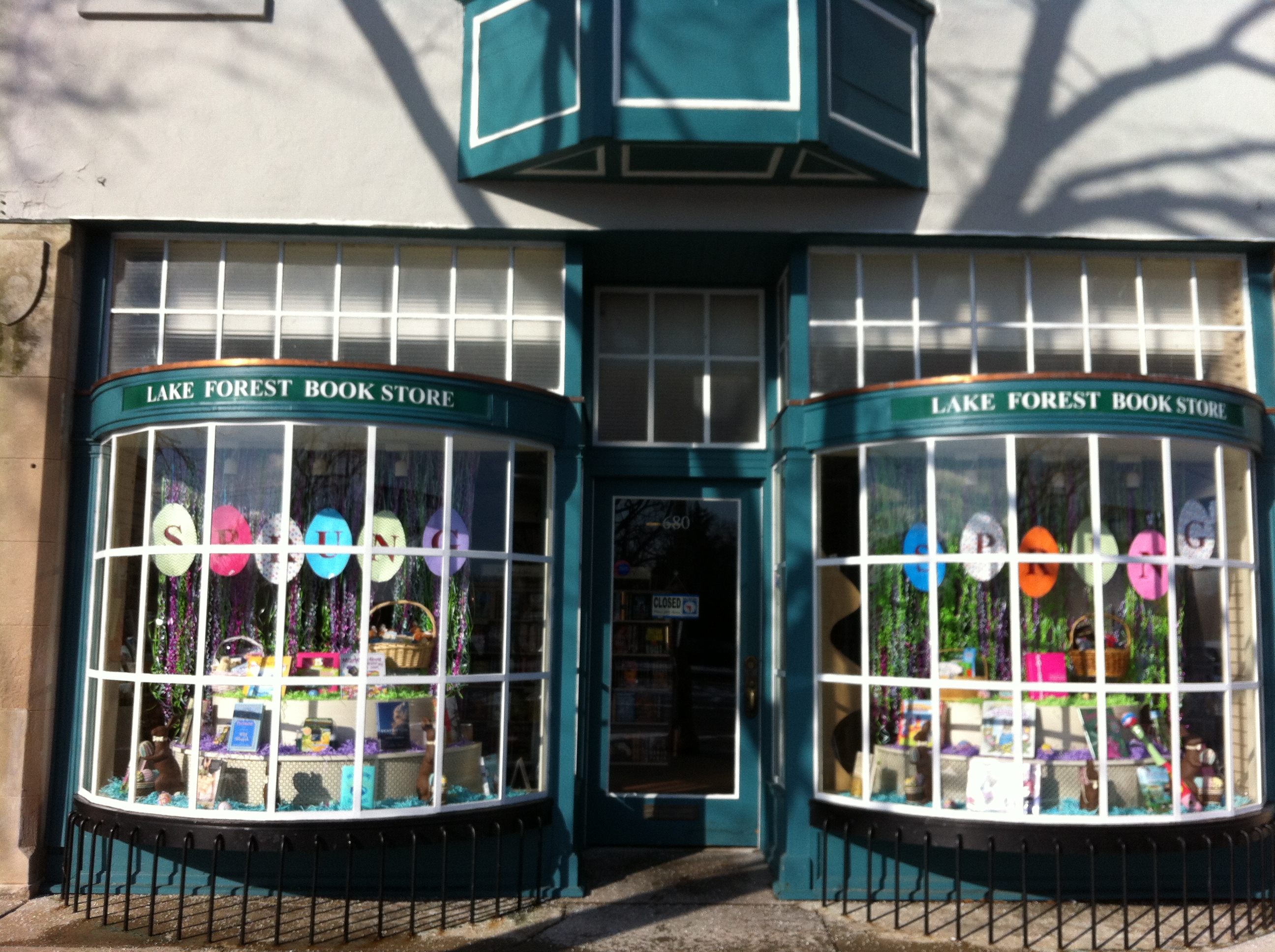Chicagoland's Changing of the Guard Lake Forest Books Sold